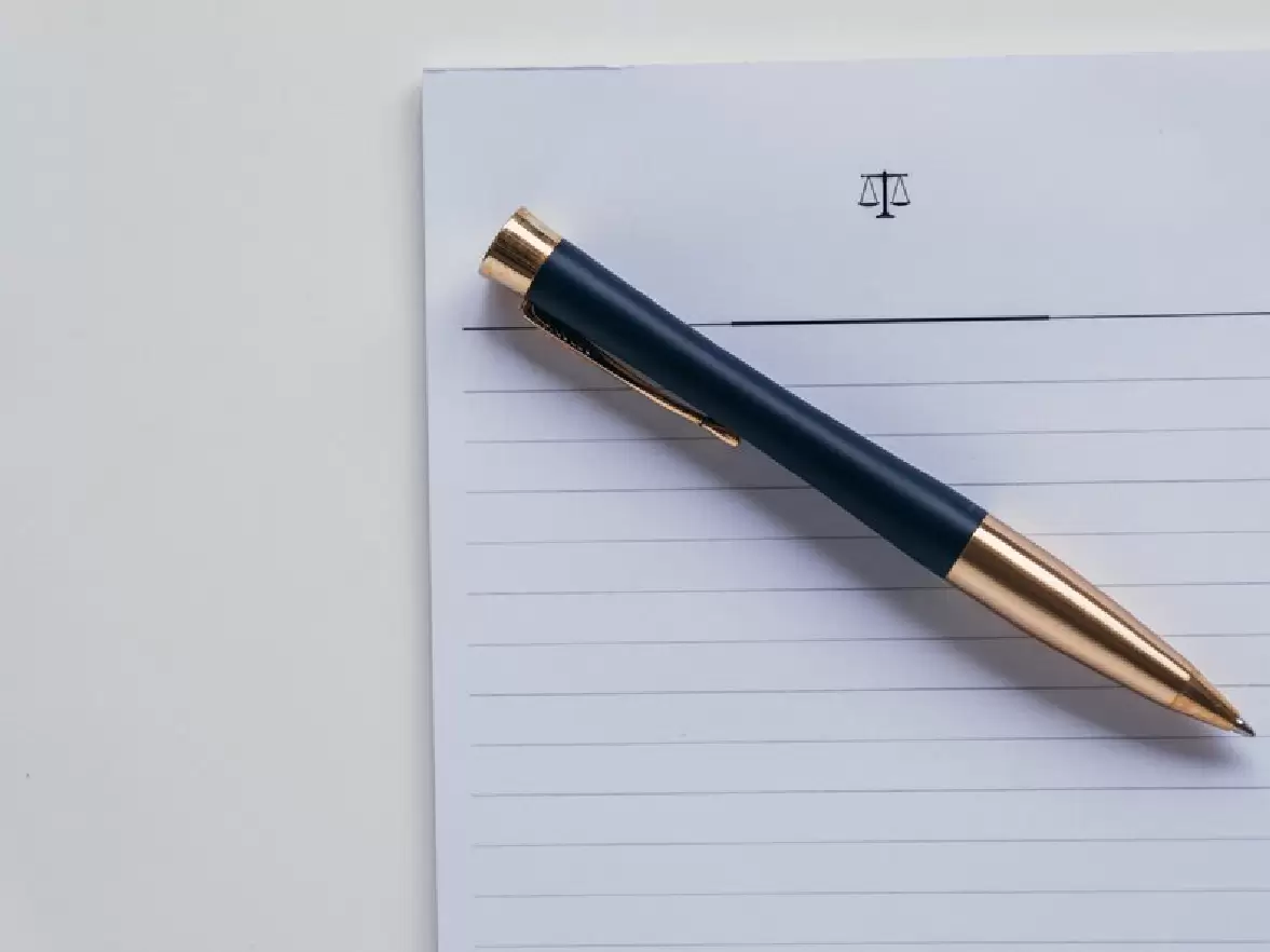 ¿qué es un bolígrafo retráctil?